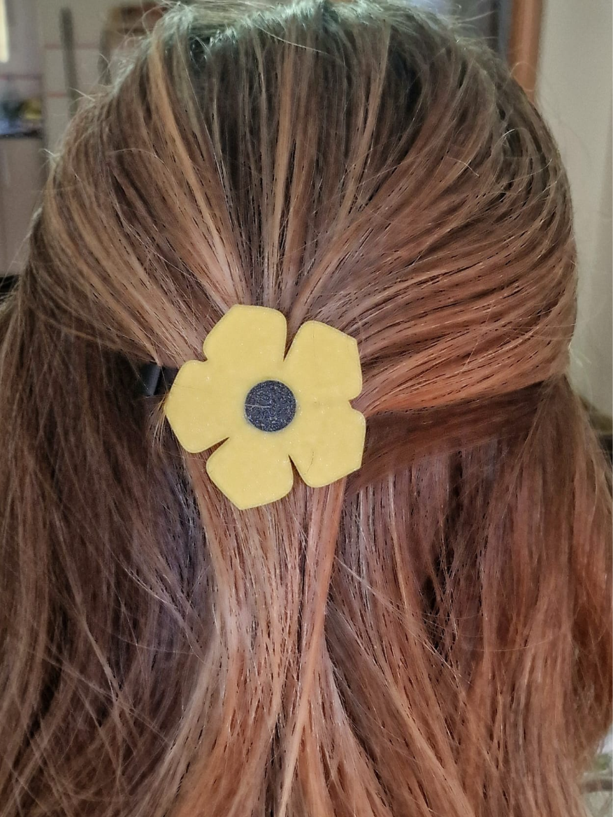 Flower brooches