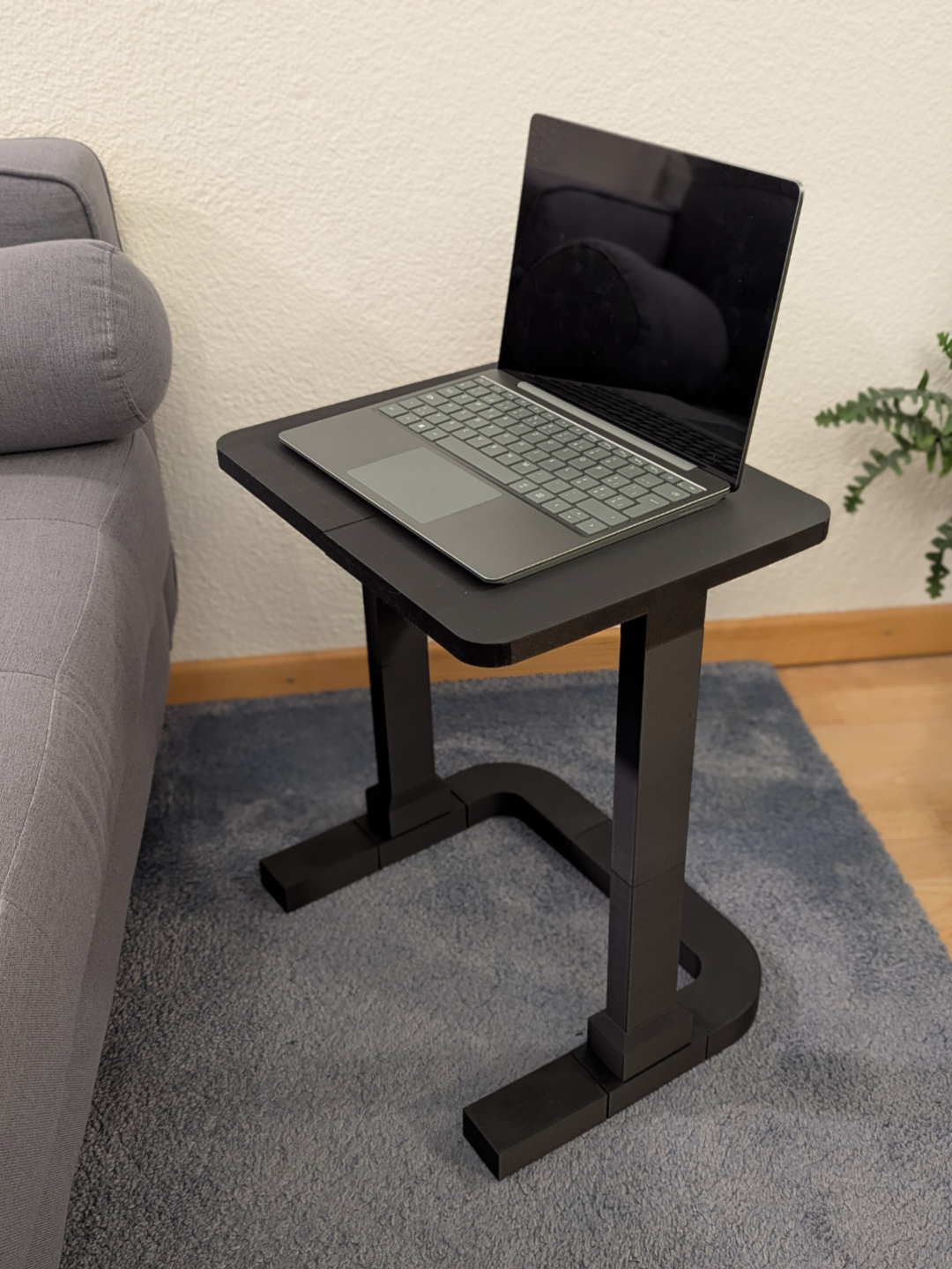 Laptop stand