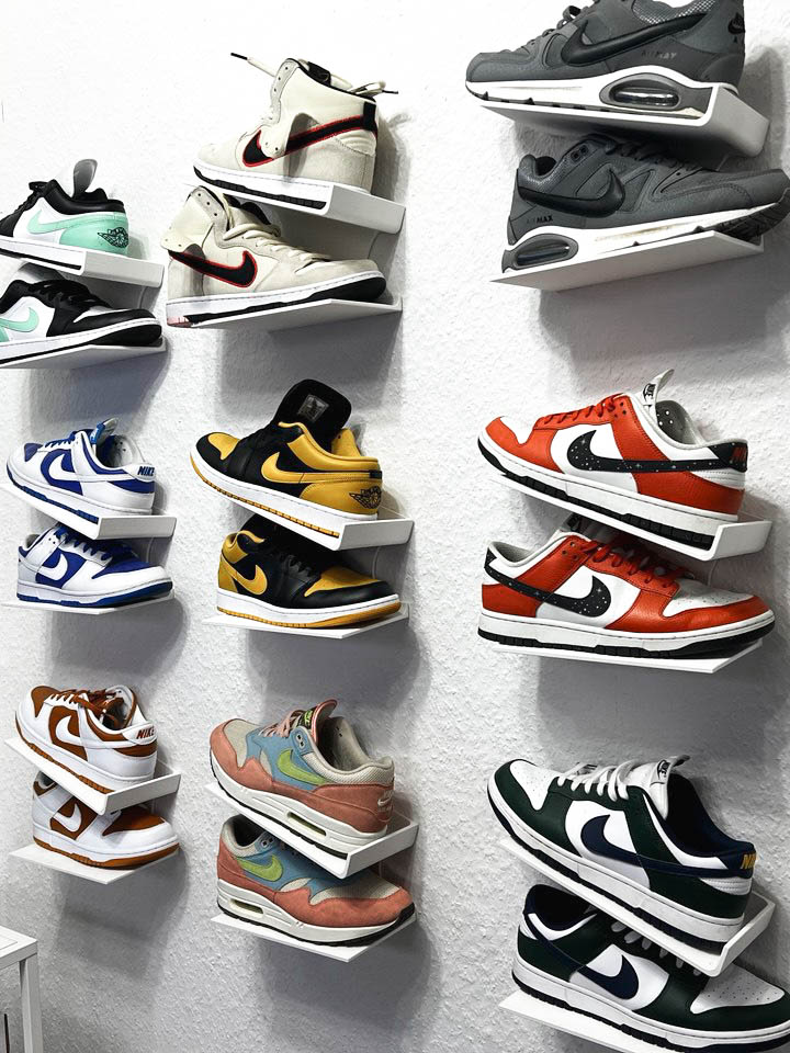 Sneaker holder