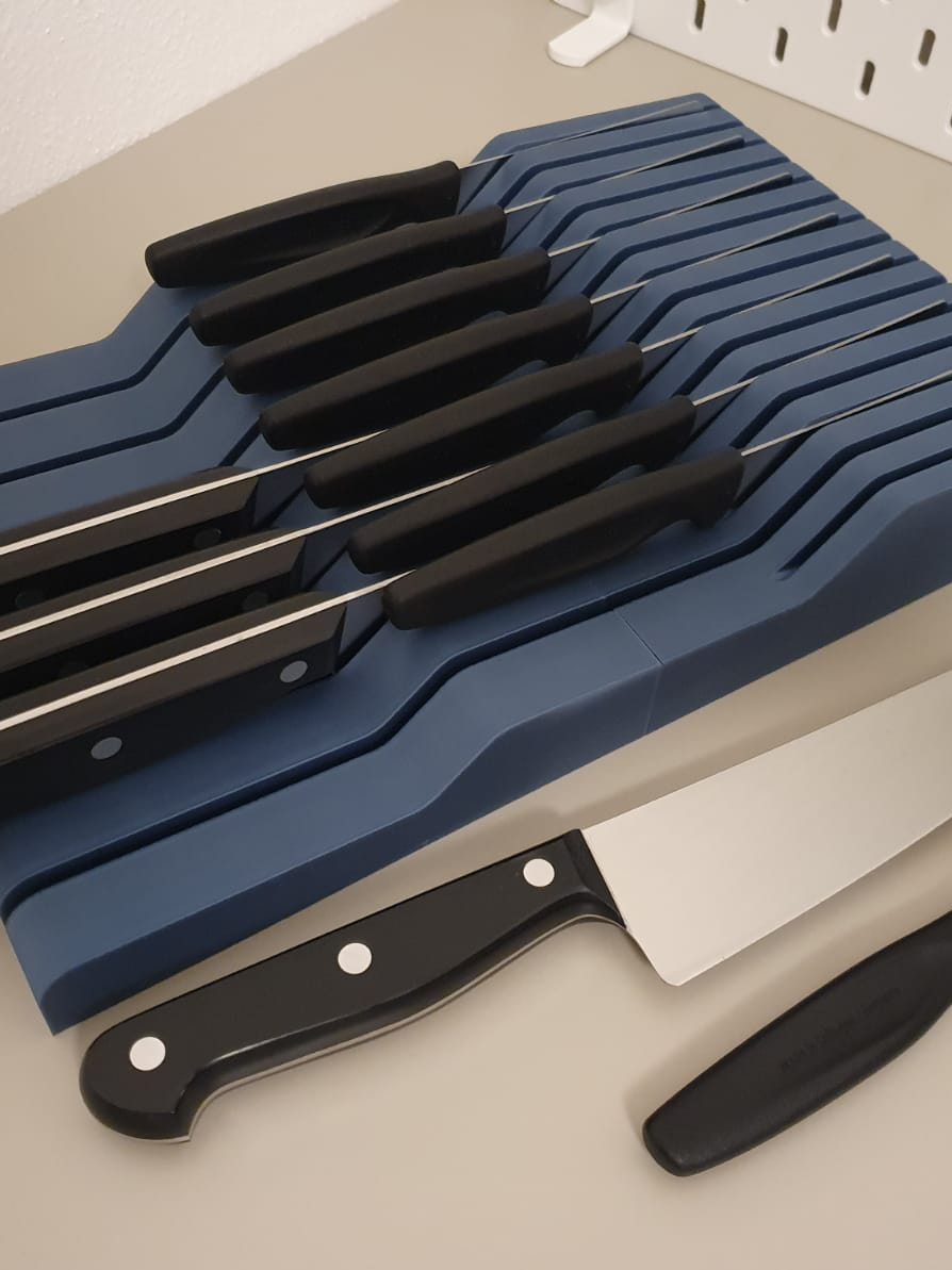 Knife holder