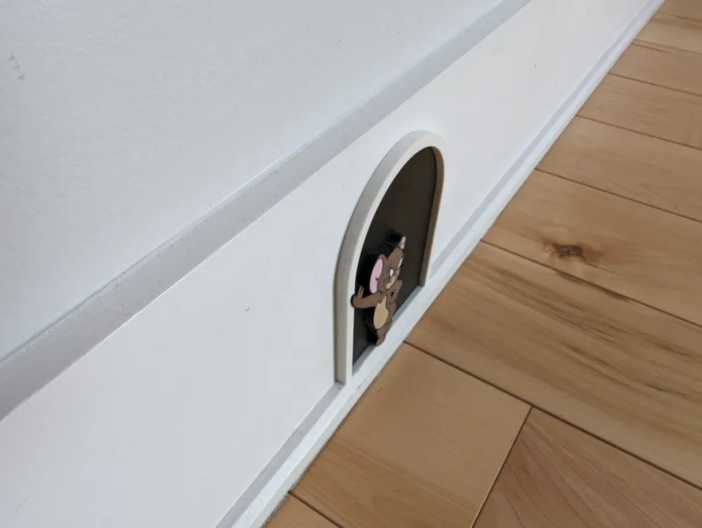 Tom and Jerry Wall Hole detail – 3D Printed Cartoon Mouse Hole Art by FOFUS Kerala