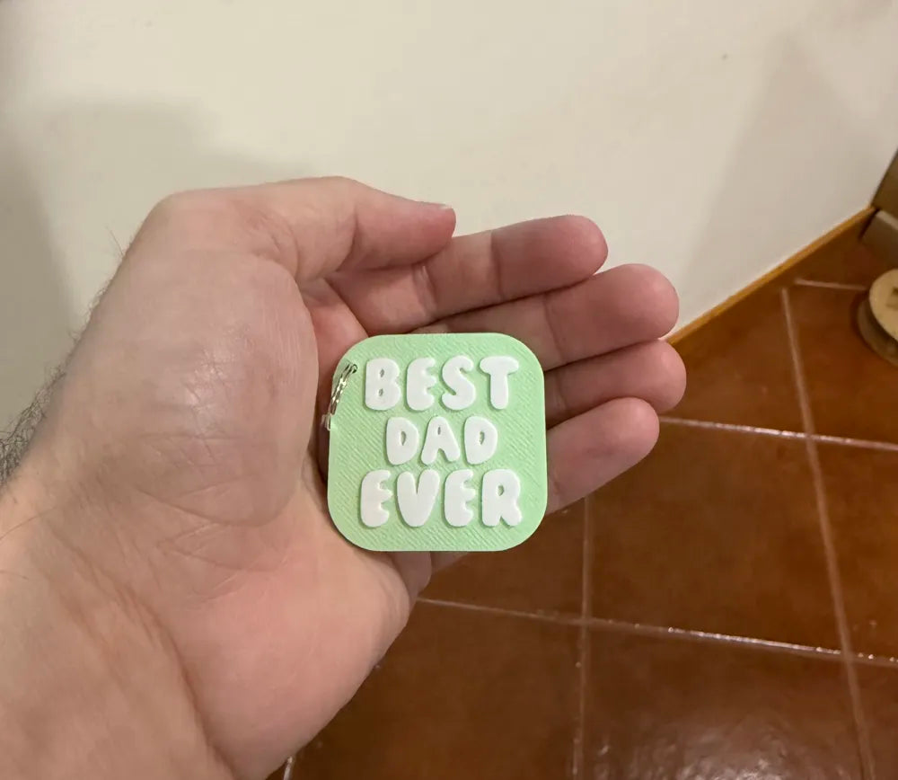 Best Dad Ever Keychain Father's Day angle – 3D Printed Best Dad Keychain Gift by FOFUS Kerala
