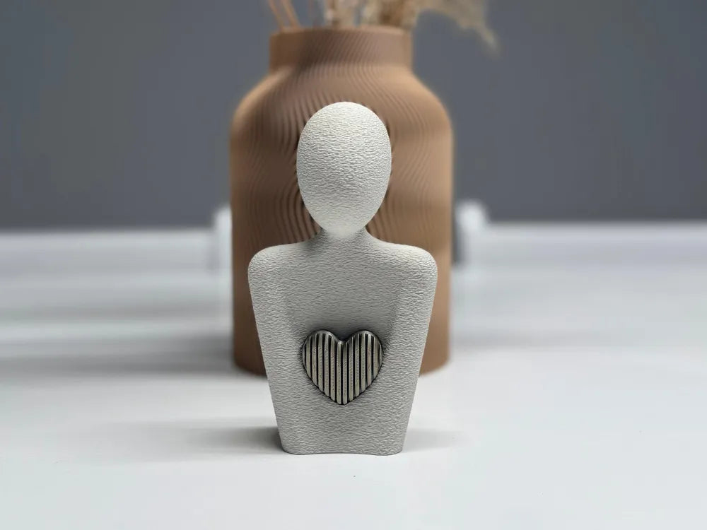Mother's Day Statue detail – 3D Printed Motherhood Sculpture by FOFUS Kerala