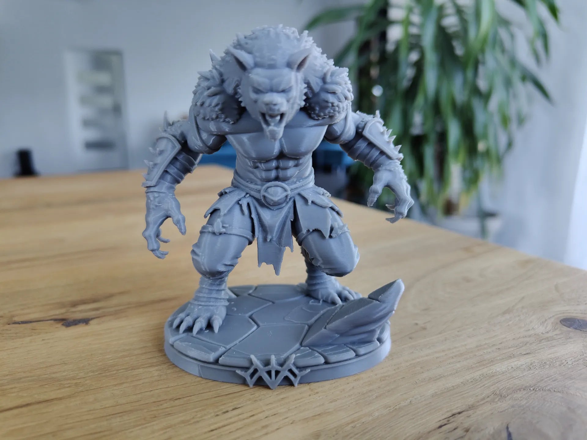 Savage Werewolf Battle Statue – Dark Fantasy Creature Figurine
