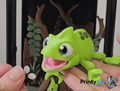 Veiled Chameleon – Tongue-Tastic Treeclimbe