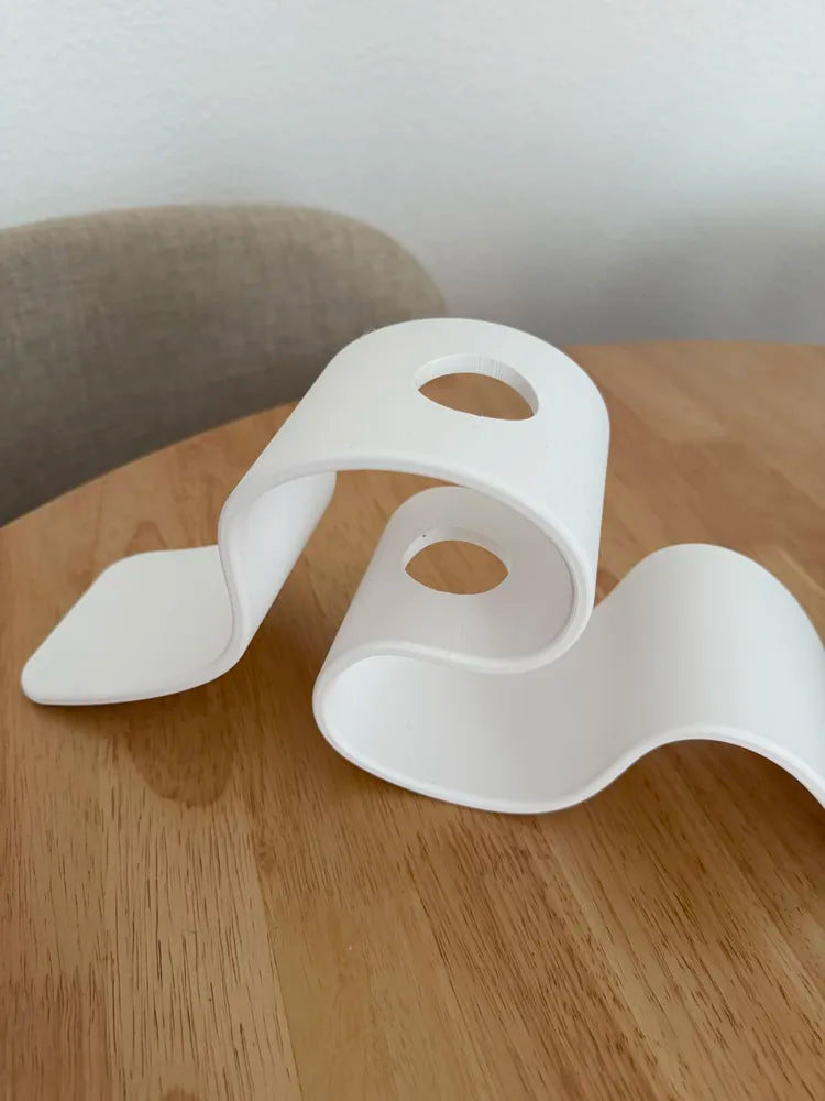 Minimal Wave Dry Flower Holder detail – 3D Printed Wave-Form Dried Flower Vase by FOFUS Kerala