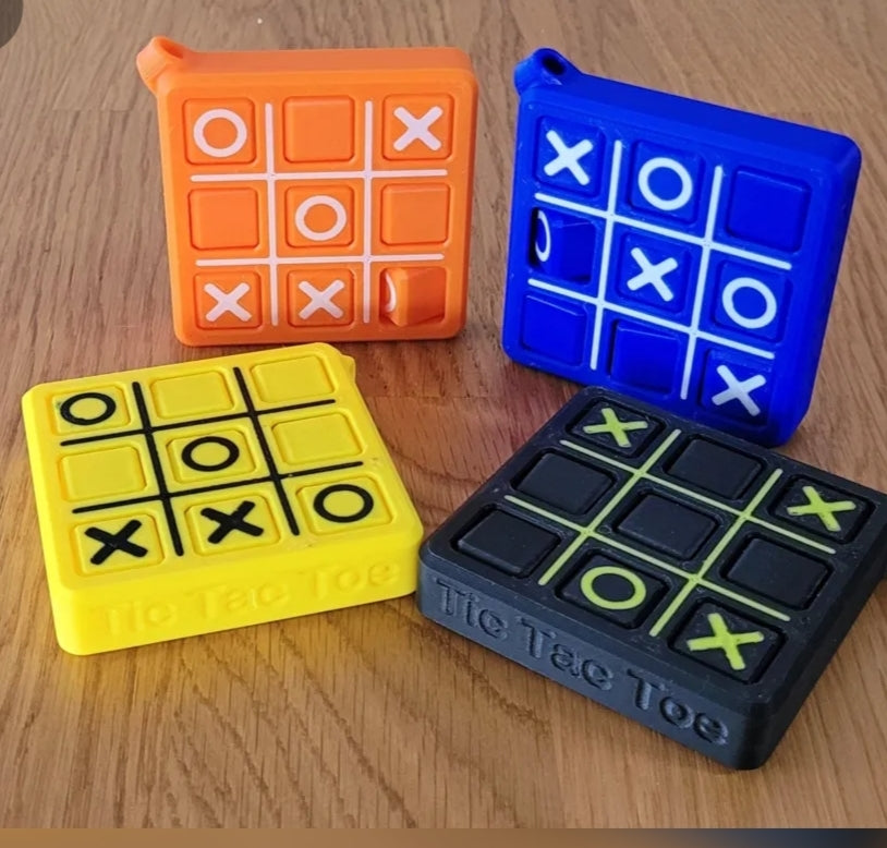 Tic tac toe keychain