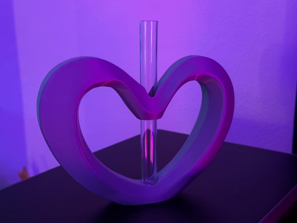3D printed Valentine's Heart Vase – Romantic Floral Decor & Gift by FOFUS