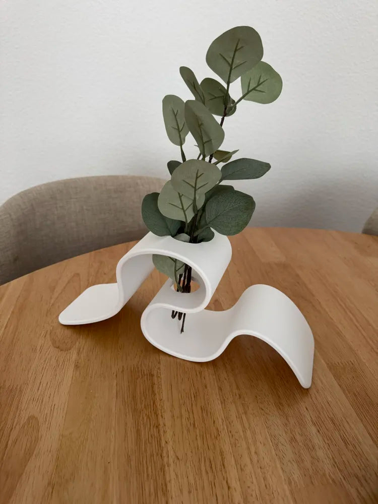 Minimal Wave Dry Flower Holder angle – 3D Printed Wave-Form Dried Flower Vase by FOFUS Kerala