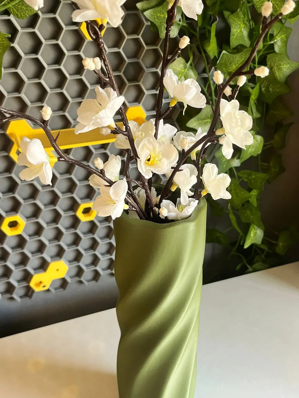 Wavy Minimalist Vase angle – 3D Printed Sculptural Home Decor by FOFUS Kerala